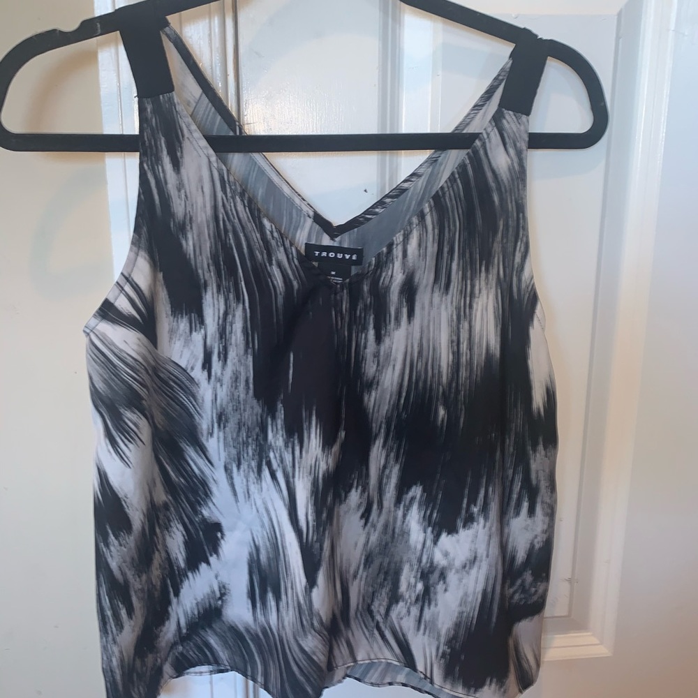 Women’s black and white tank top
